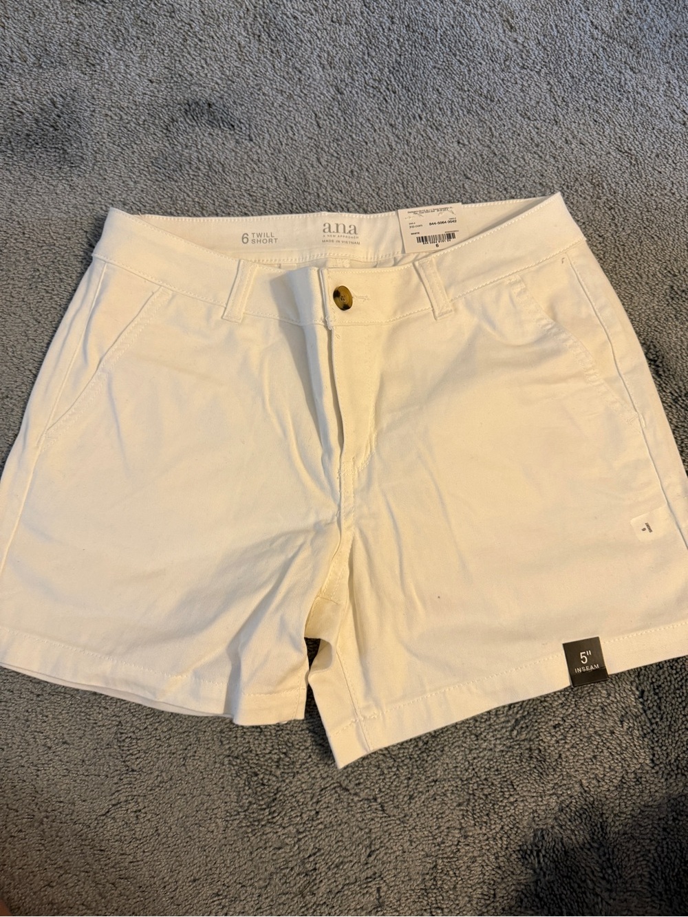 a.n.a Women's White Twill Bermuda Shorts